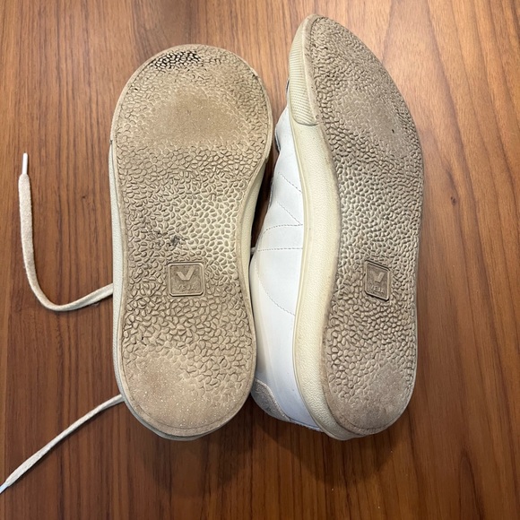 Veja Esplar Leather Sneakers - Picture 10 of 11